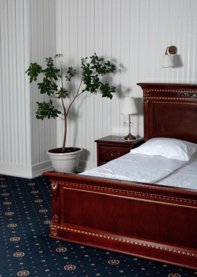 Hotel Aristocrat Černivci Esterno foto