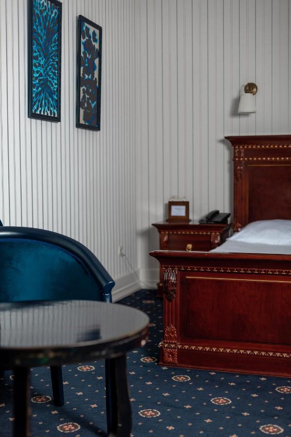 Hotel Aristocrat Černivci Esterno foto
