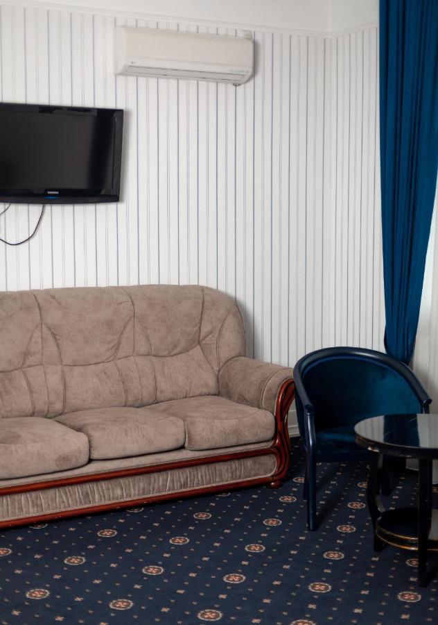 Hotel Aristocrat Černivci Esterno foto
