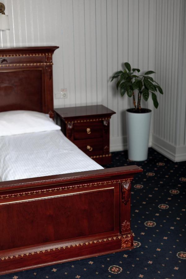 Hotel Aristocrat Černivci Esterno foto