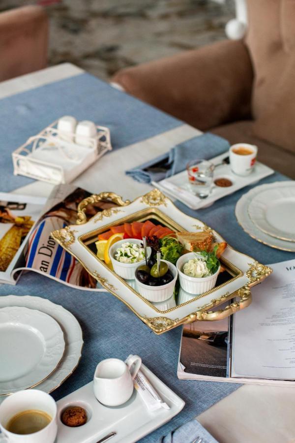 Hotel Aristocrat Černivci Esterno foto