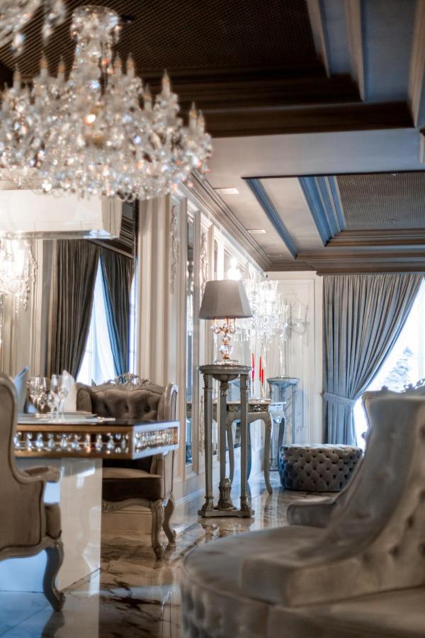 Hotel Aristocrat Černivci Esterno foto