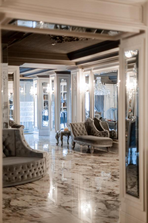 Hotel Aristocrat Černivci Esterno foto